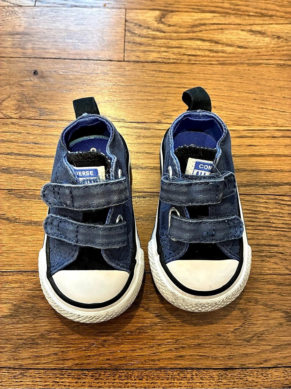 Converse Chuck Taylor All Star 2V Low Top Sneakers Blue & White Size 3 Baby